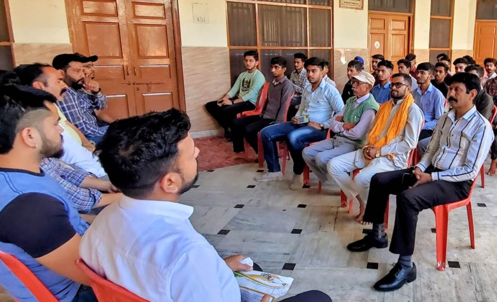 नेटफ्लिक्स पर प्रसारित फिल्म घूसखोर पंडित पर भारी रोष व्यक्त किया गया